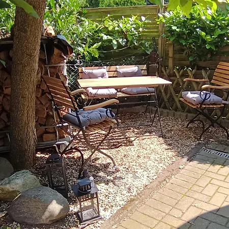 Am Rathenauplatz *
